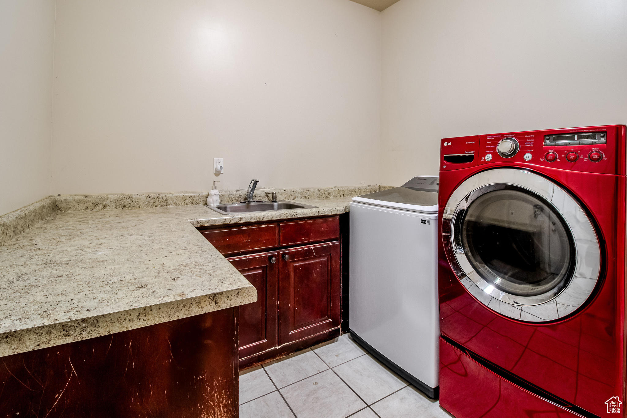 SARATOGA SPRINGS - Residential