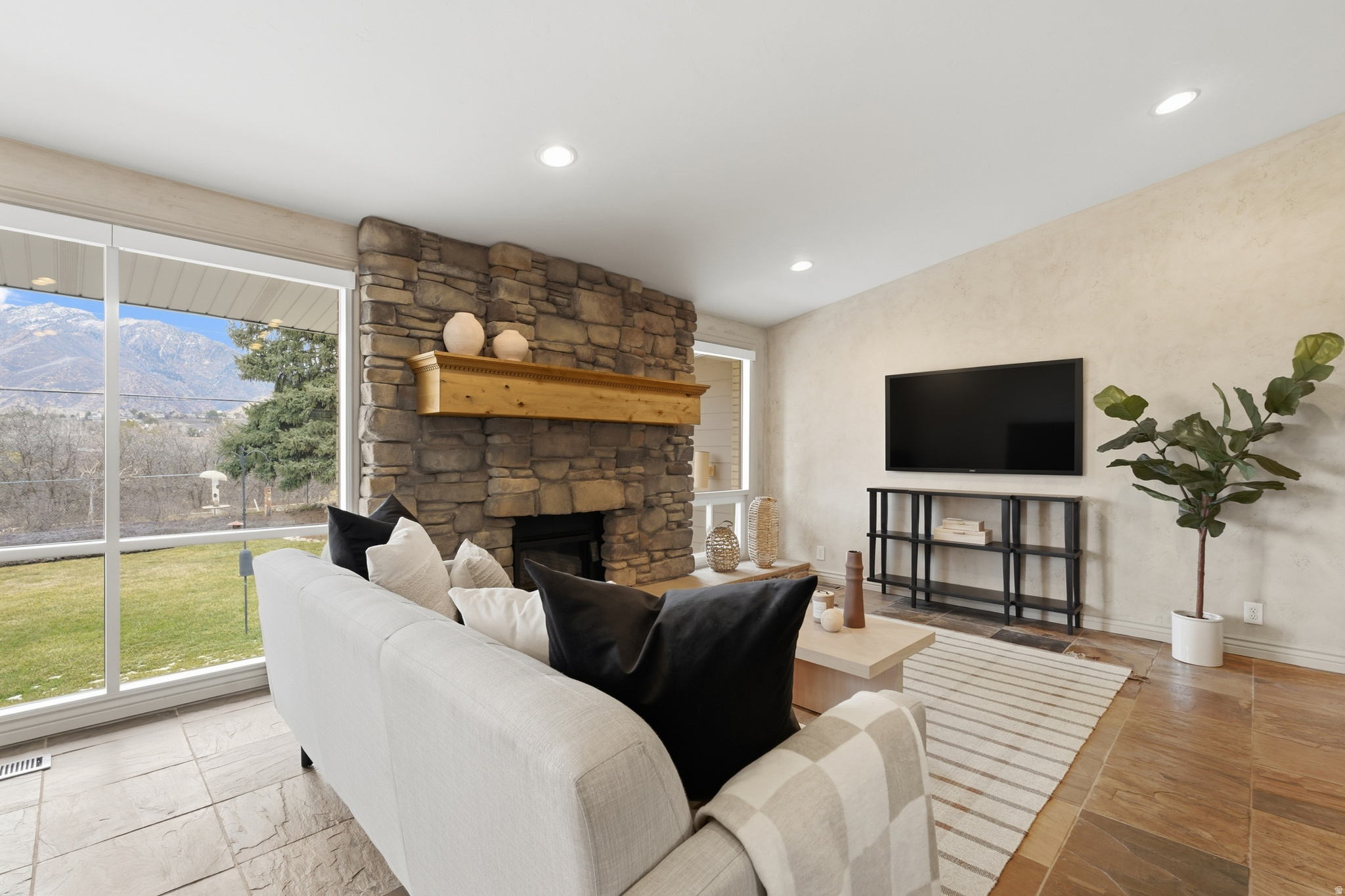 WILLOW CREEK - Residential