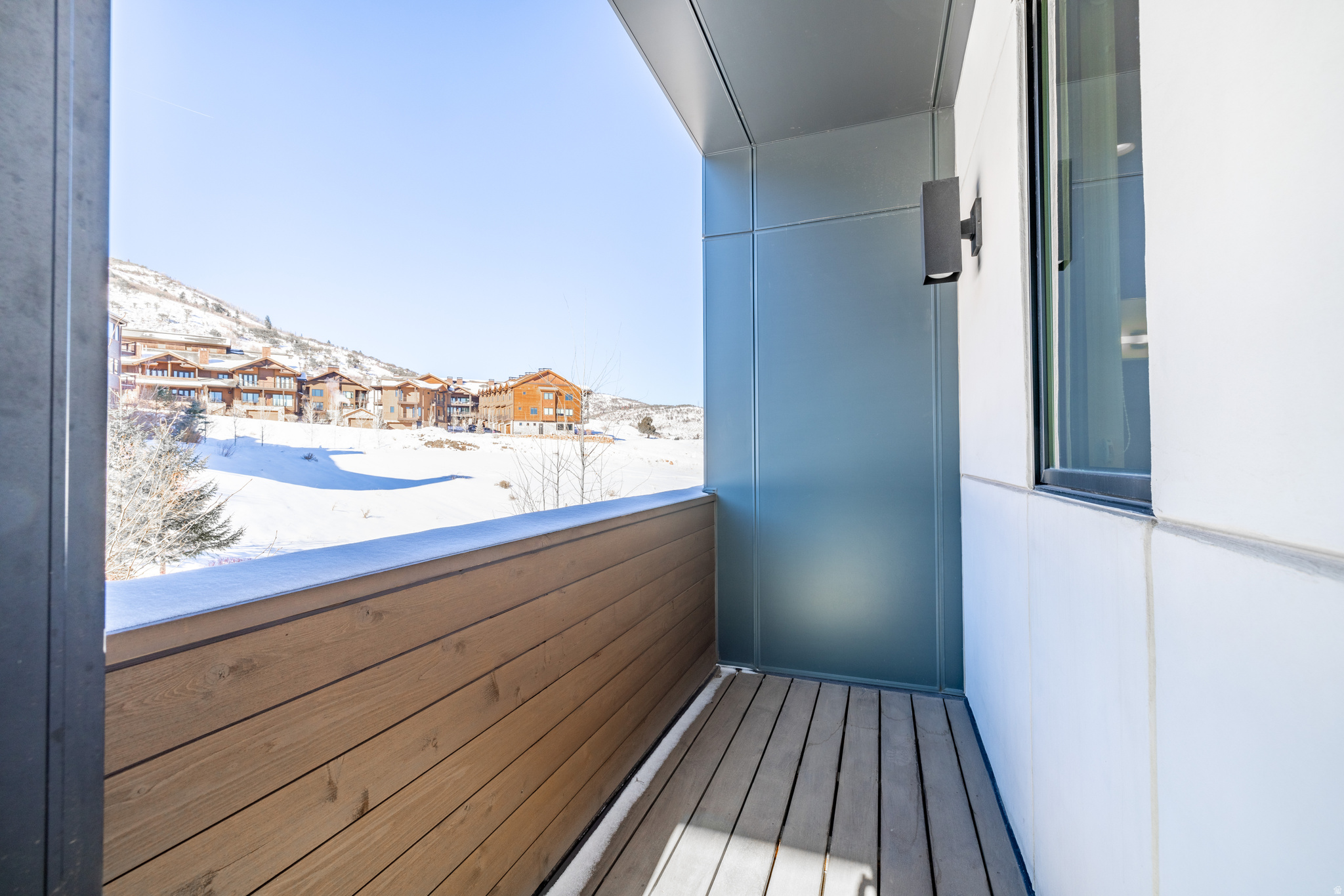 VIRDIAN CONDOMINIUMS - Residential