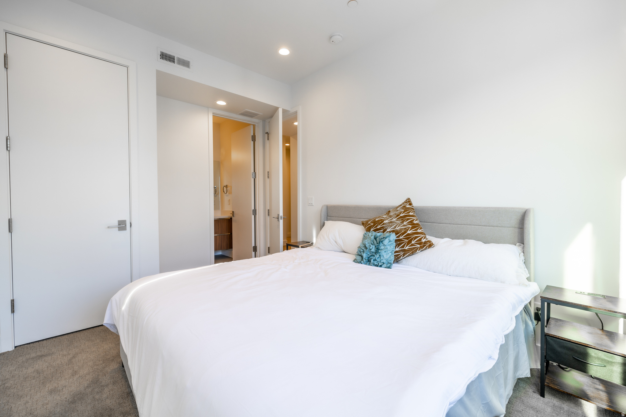 VIRDIAN CONDOMINIUMS - Residential