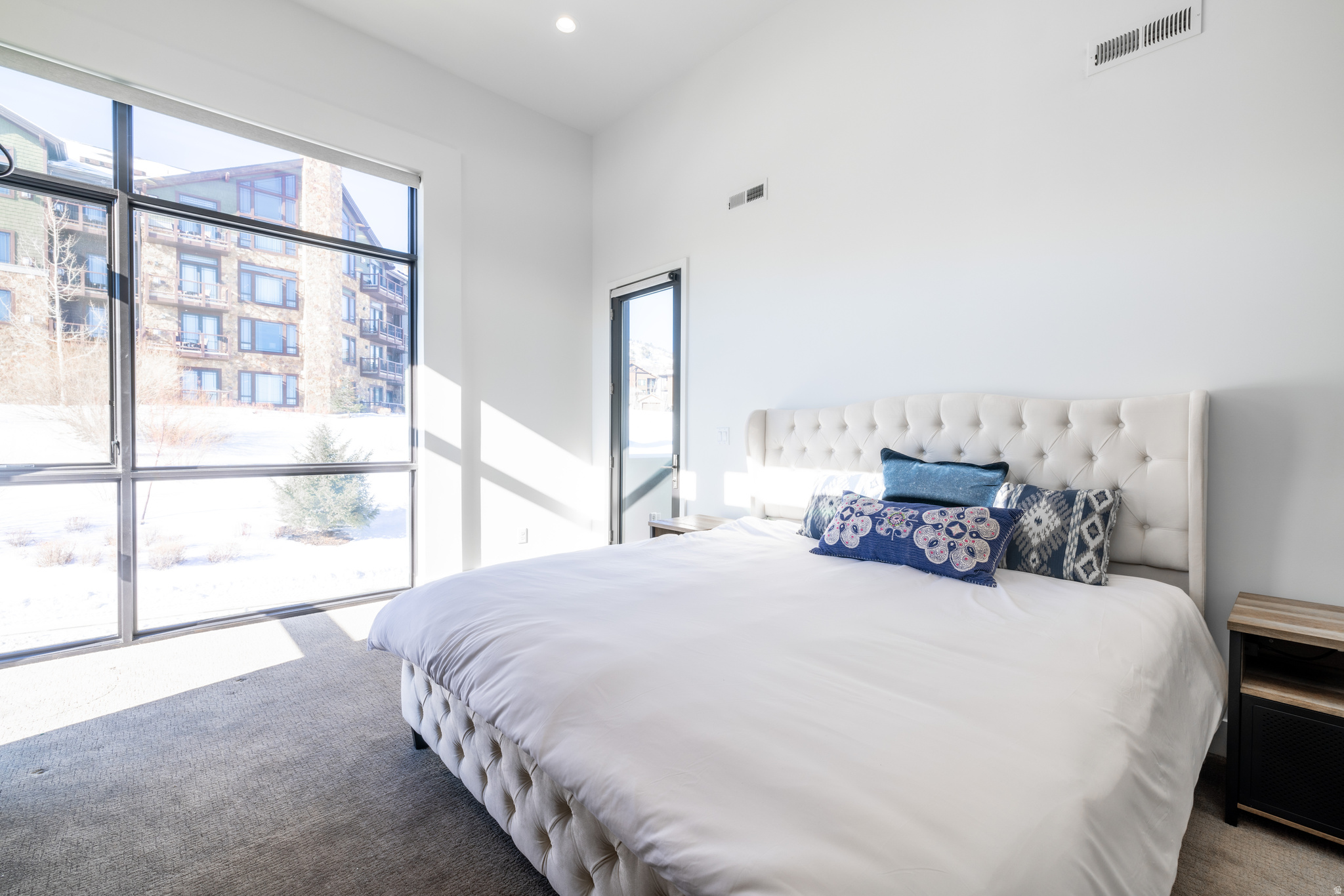 VIRDIAN CONDOMINIUMS - Residential