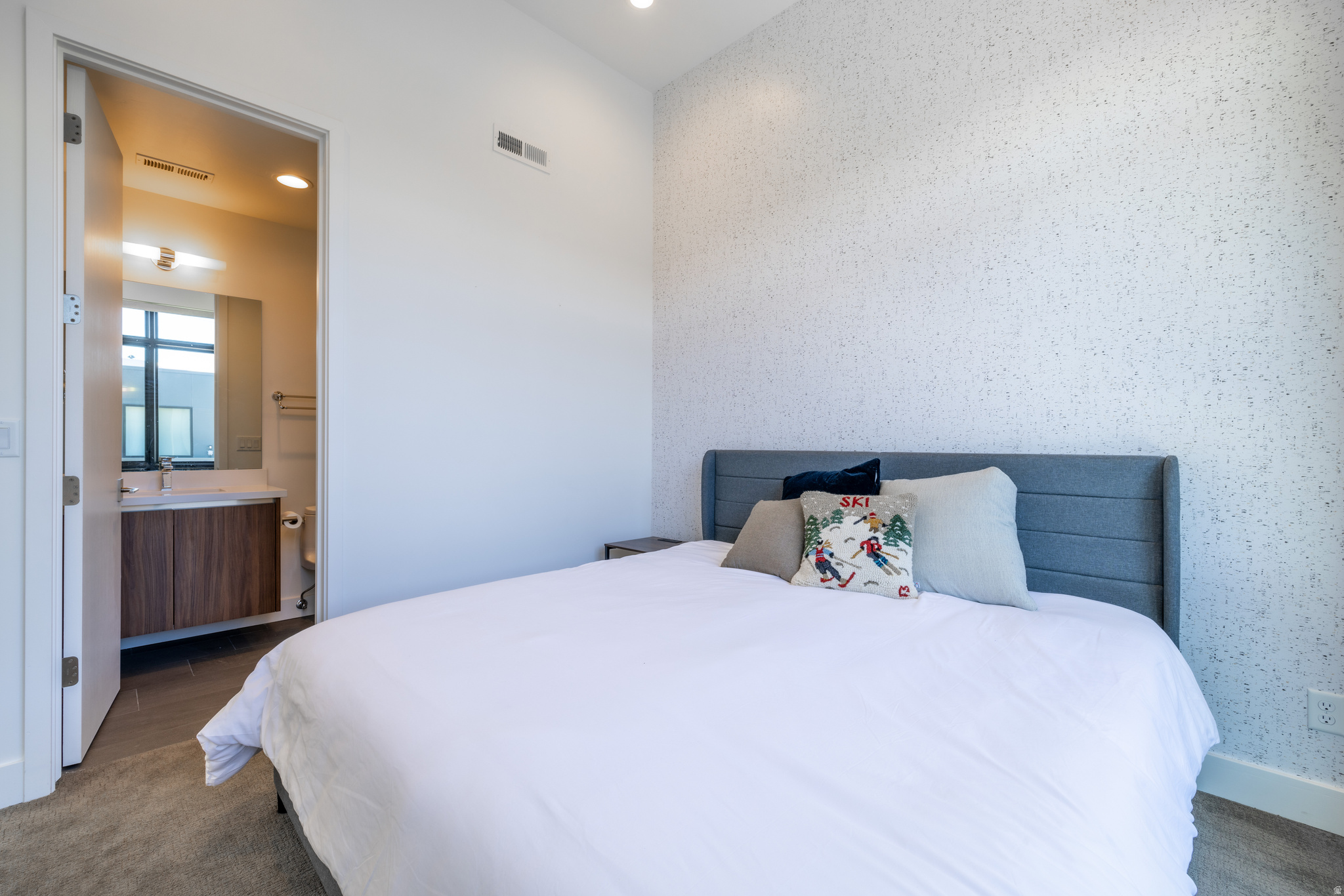 VIRDIAN CONDOMINIUMS - Residential