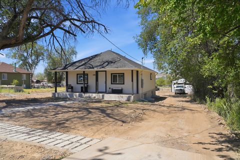 Photo of 1136 S HIGHWAY 198, Payson, UT 84651 (MLS # 2158487) Photo of 1136 S HIGHWAY 198, Payson, UT 84651 (MLS # 2158487)