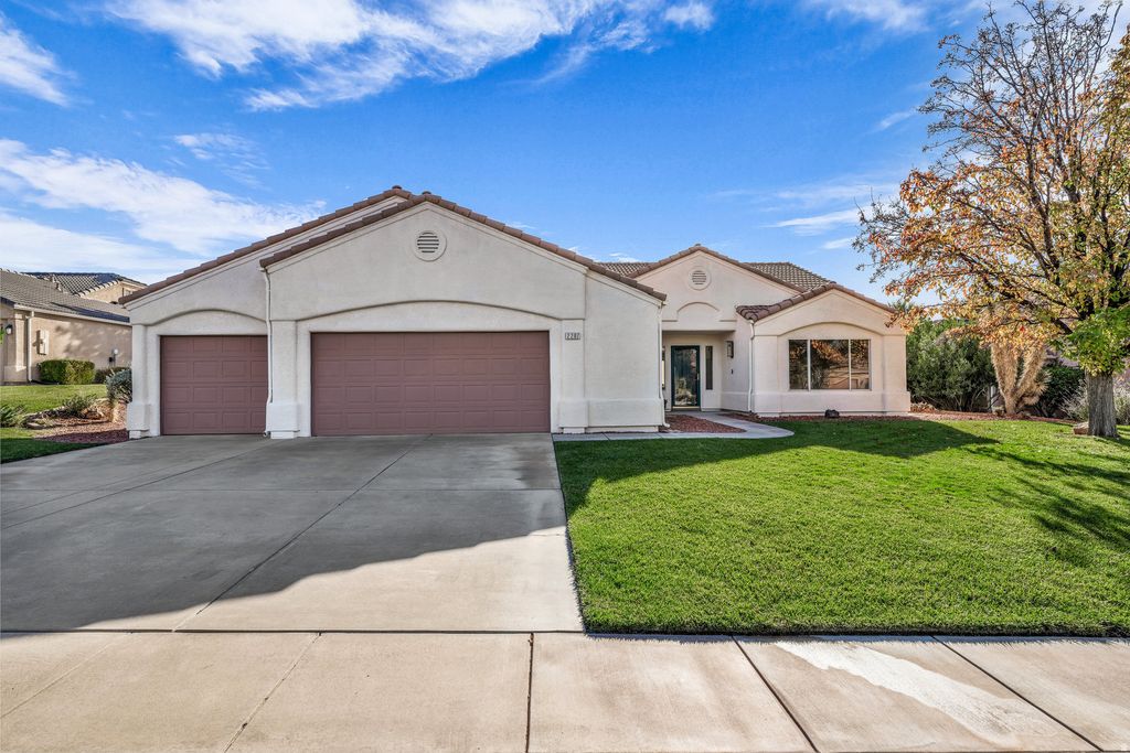 Photo of 2287 W 1050 N, Hurricane, UT 84737 (MLS # 2125101)