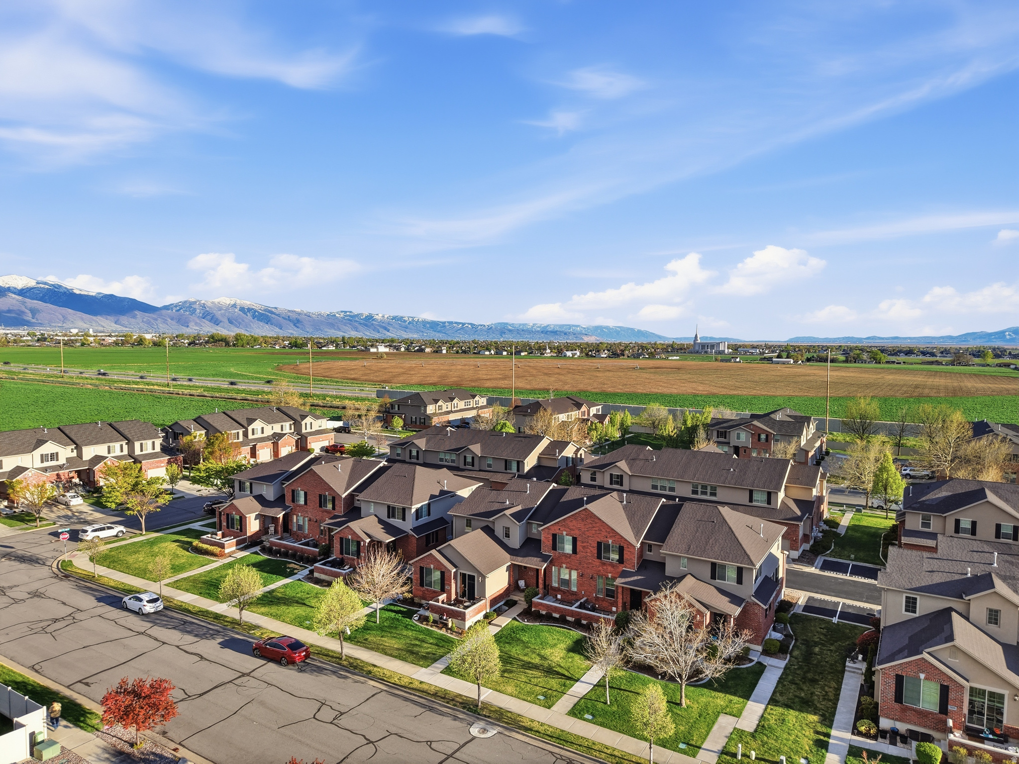 YALECREST TOWNS 148 - Residential