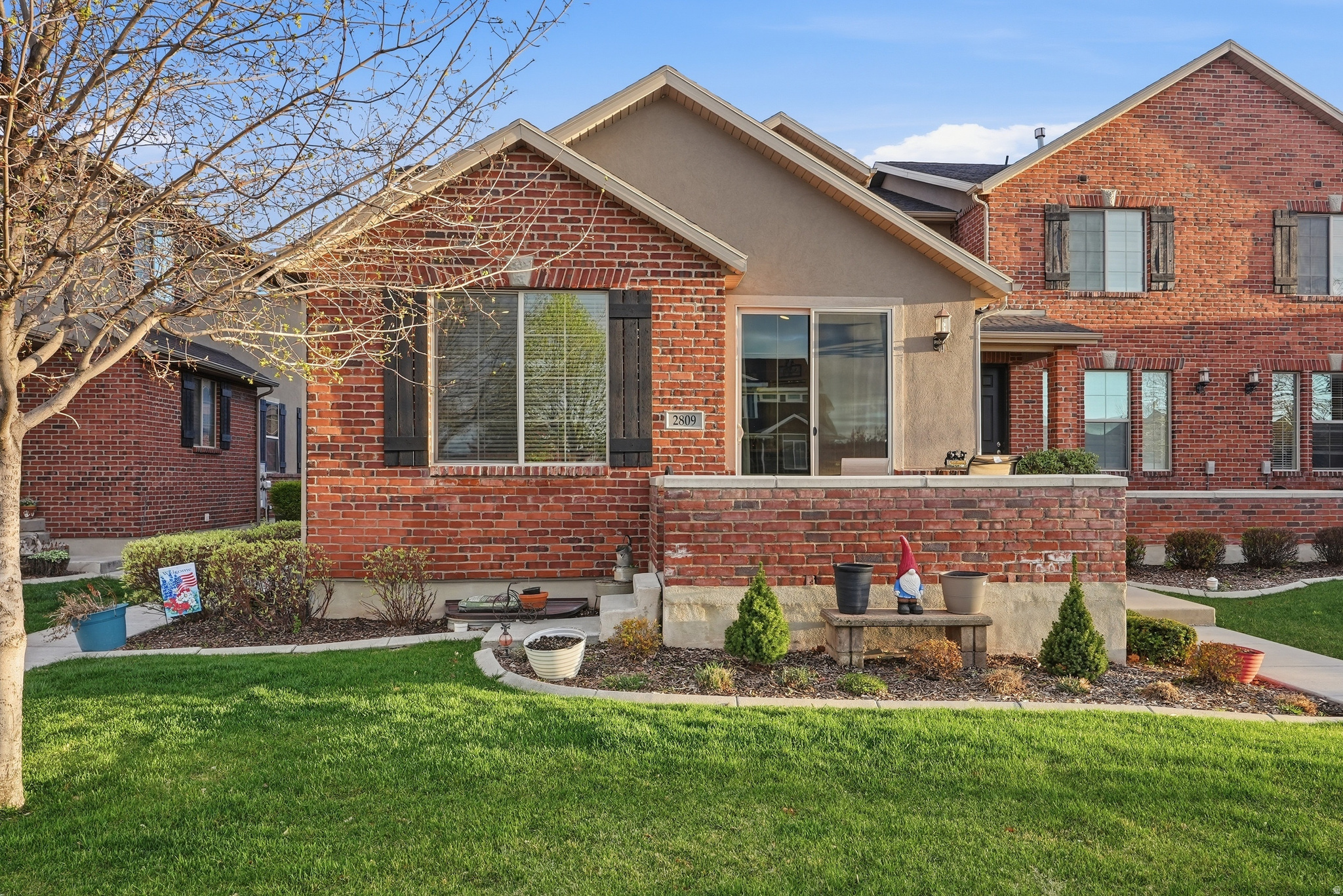 YALECREST TOWNS 148 - Residential