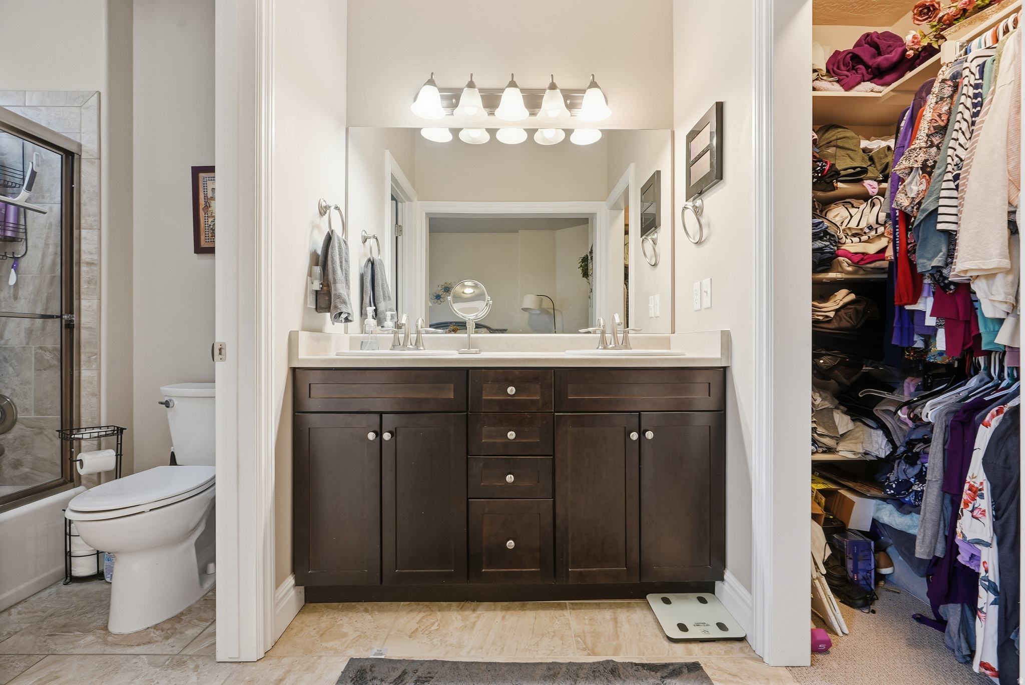 YALECREST TOWNS 148 - Residential