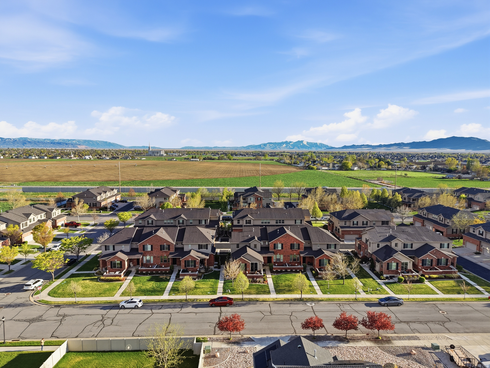 YALECREST TOWNS 148 - Residential