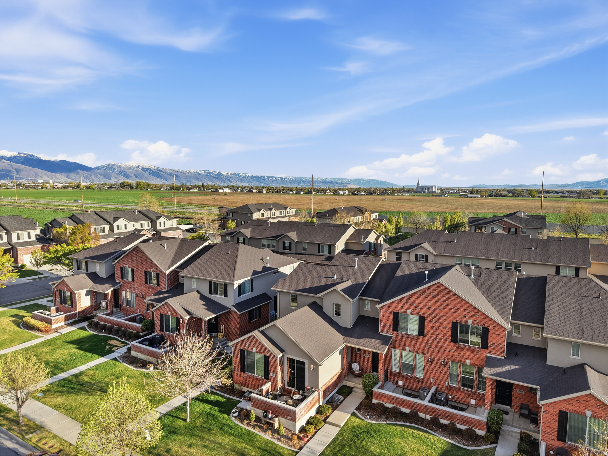 YALECREST TOWNS 148 - Residential