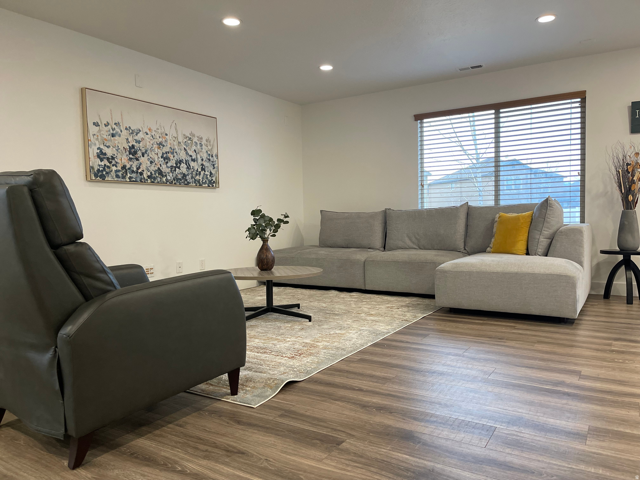 JORDAN WILLOWS - Residential