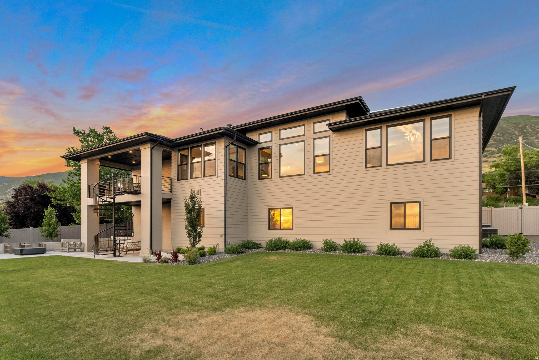 SUMMERHILL LANE - Residential
