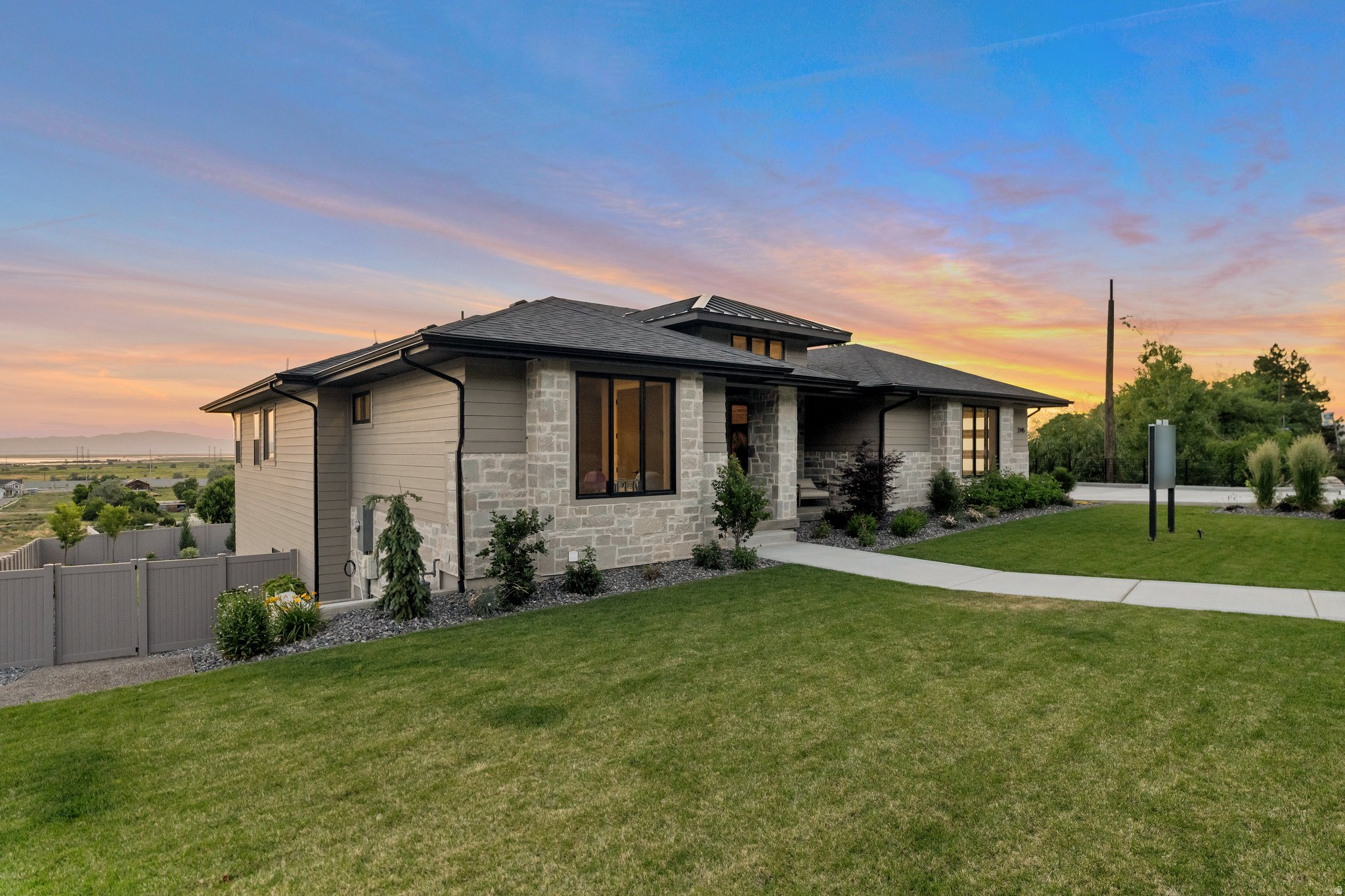 SUMMERHILL LANE - Residential