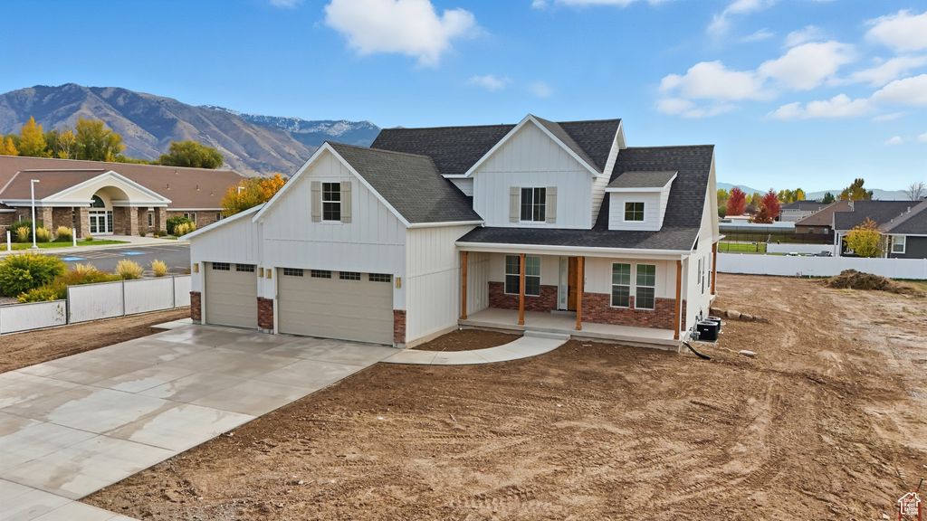 Photo of 76 W 200 S, Hyde Park, UT 84318 (MLS # 2119289)