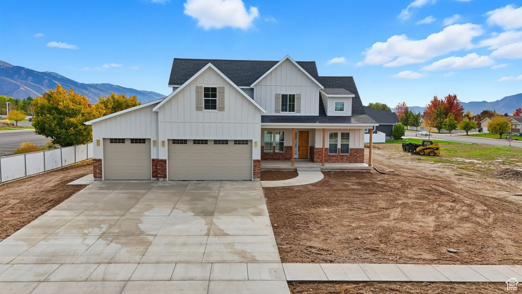 Photo of 76 W 200 S, Hyde Park, UT 84318 (MLS # 2119289)
