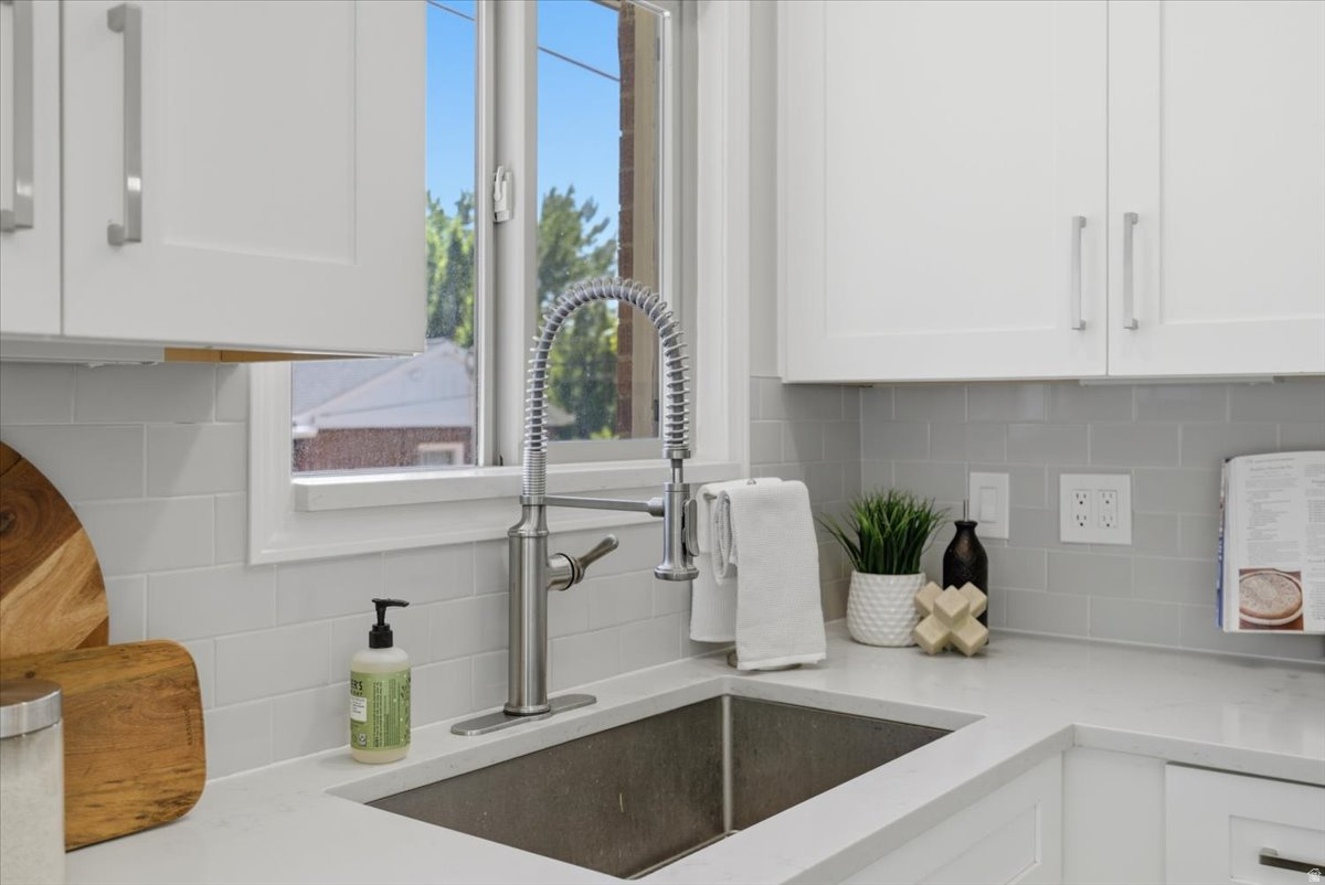 COUNTRY CLUB HEIGHTS - Residential