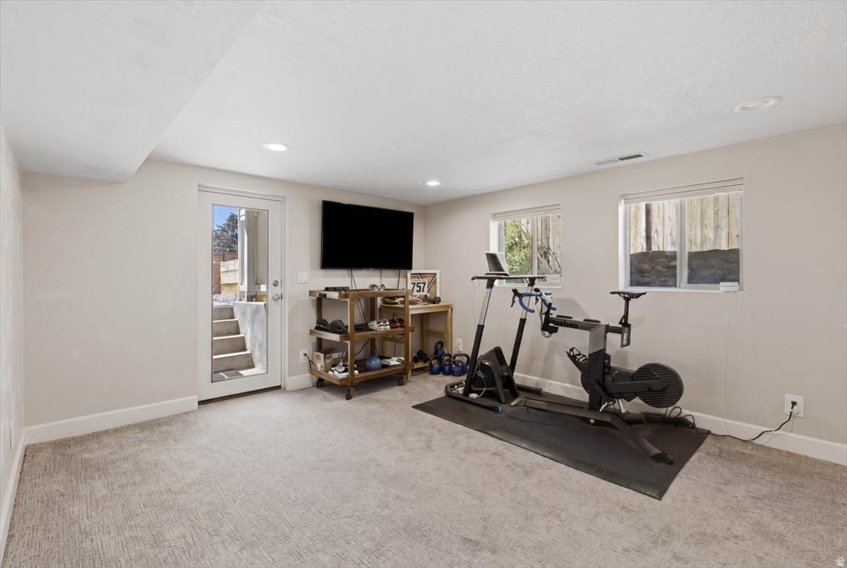 COUNTRY CLUB HEIGHTS - Residential