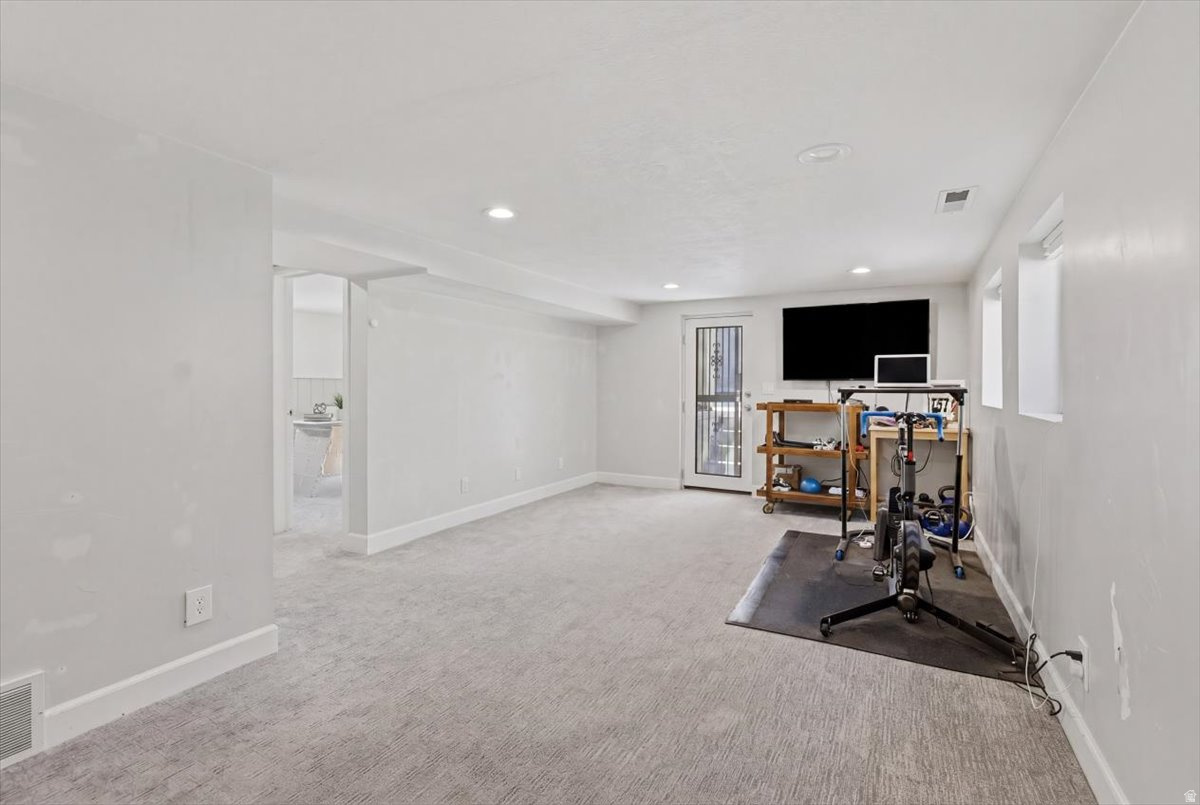 COUNTRY CLUB HEIGHTS - Residential