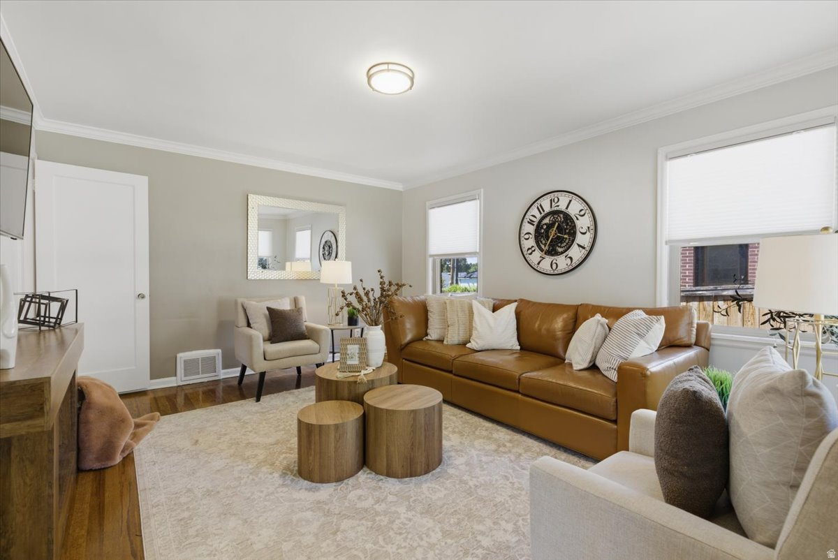 COUNTRY CLUB HEIGHTS - Residential