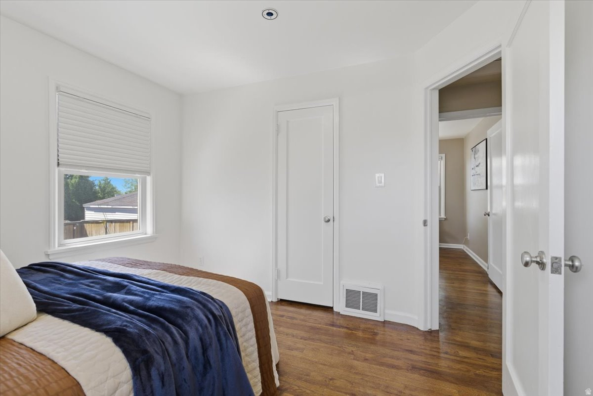 COUNTRY CLUB HEIGHTS - Residential