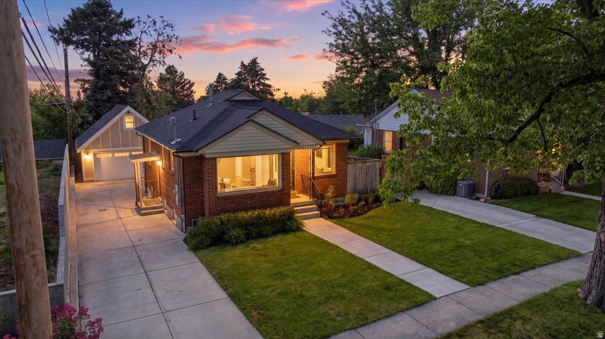 COUNTRY CLUB HEIGHTS - Residential