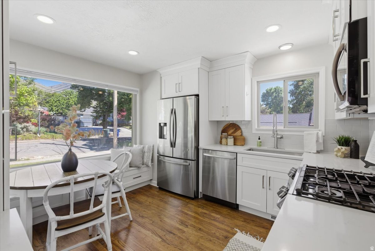 COUNTRY CLUB HEIGHTS - Residential