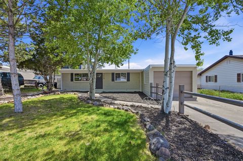 Photo of 1448 N REID DR, Layton, UT 84041 (MLS # 2158975)