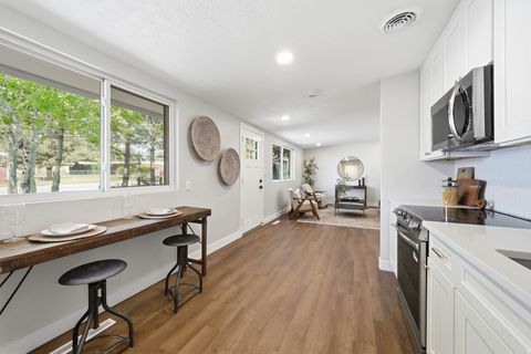 Tiny photo for 1448 N REID DR, Layton, UT 84041 (MLS # 2158975)