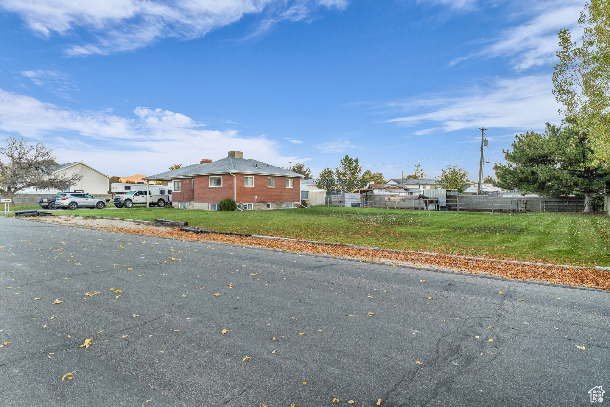 HAMILTON ACRES - Residential