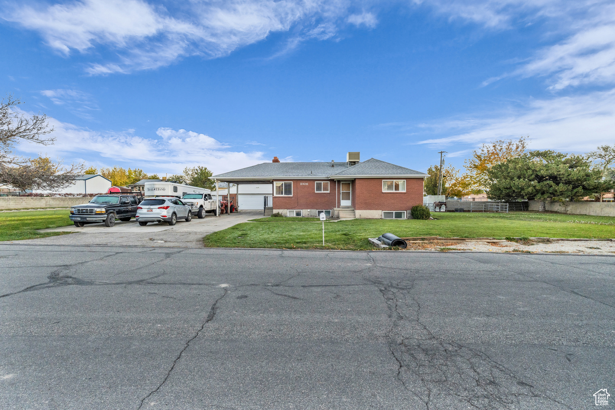 HAMILTON ACRES - Residential