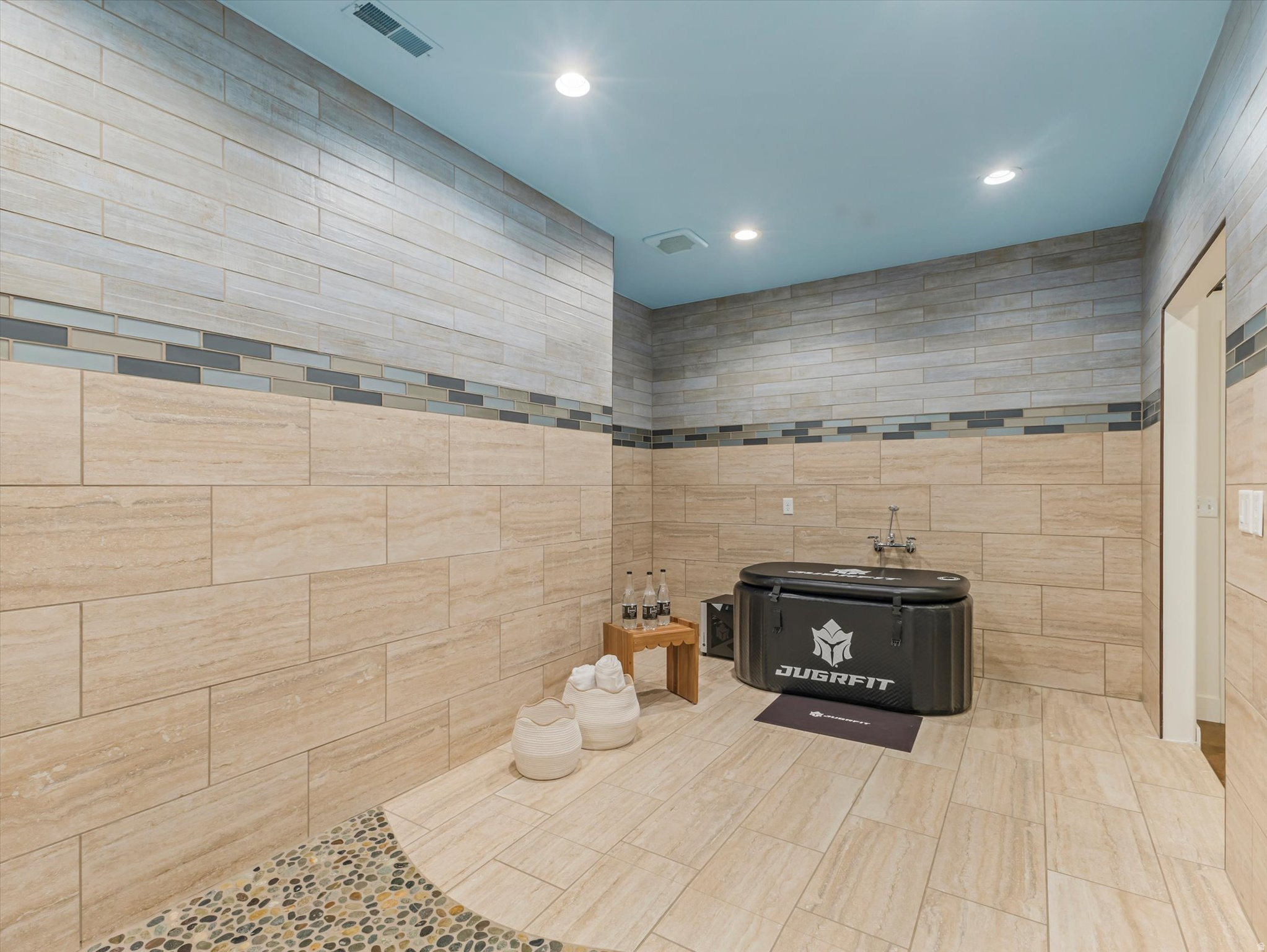 LOT 15 BLK 2 PARADISE ADD - Residential