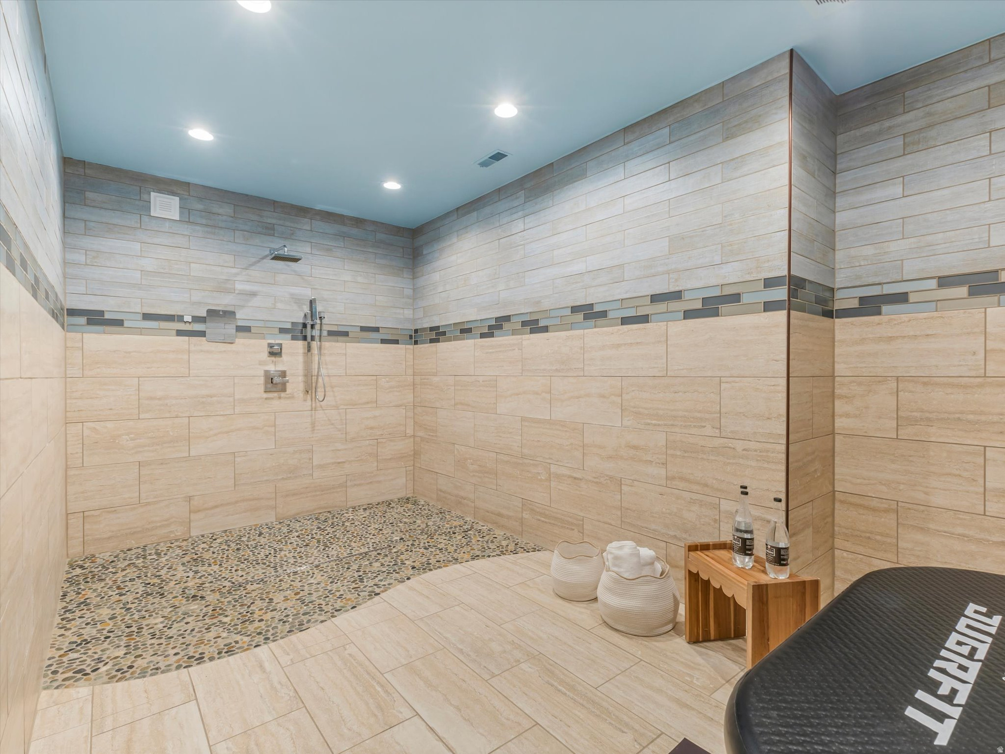 LOT 15 BLK 2 PARADISE ADD - Residential