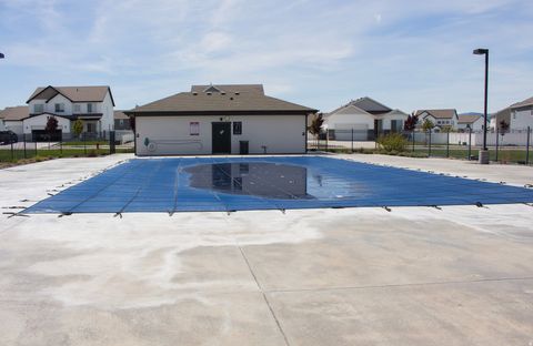 Tiny photo for 335 S 1540 E, Hyrum, UT 84319 (MLS # 2155121)