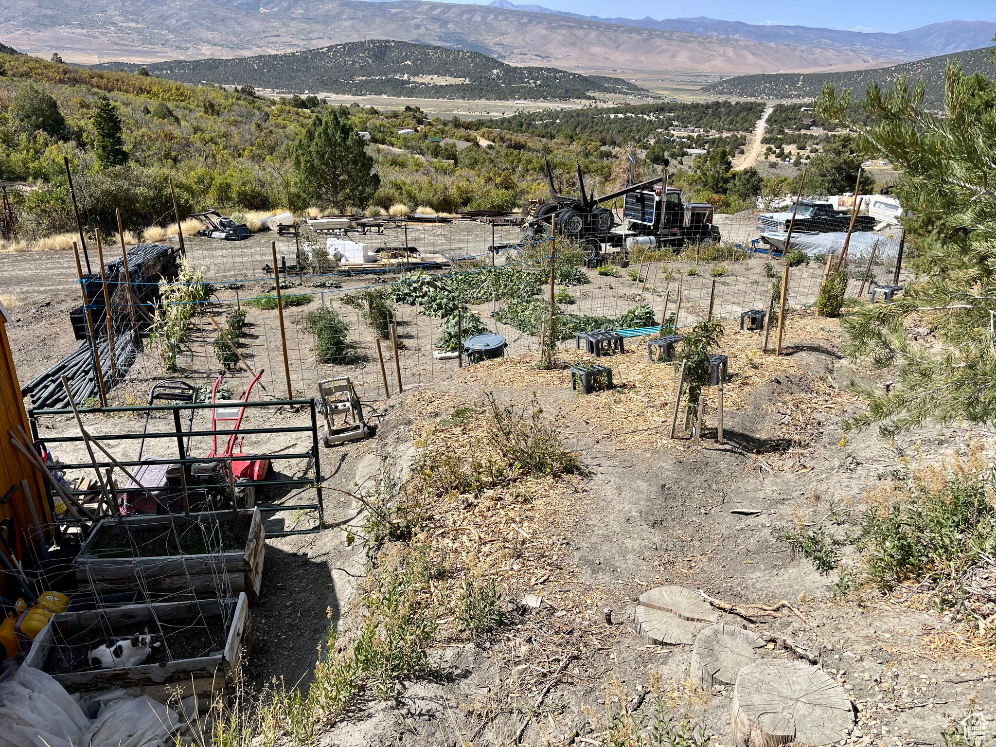 HIDEAWAY VALLEY - Land