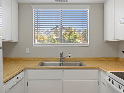 Tiny photo for 4616 S QUAIL VISTA CV #I, Millcreek, UT 84117 (MLS # 2119420)