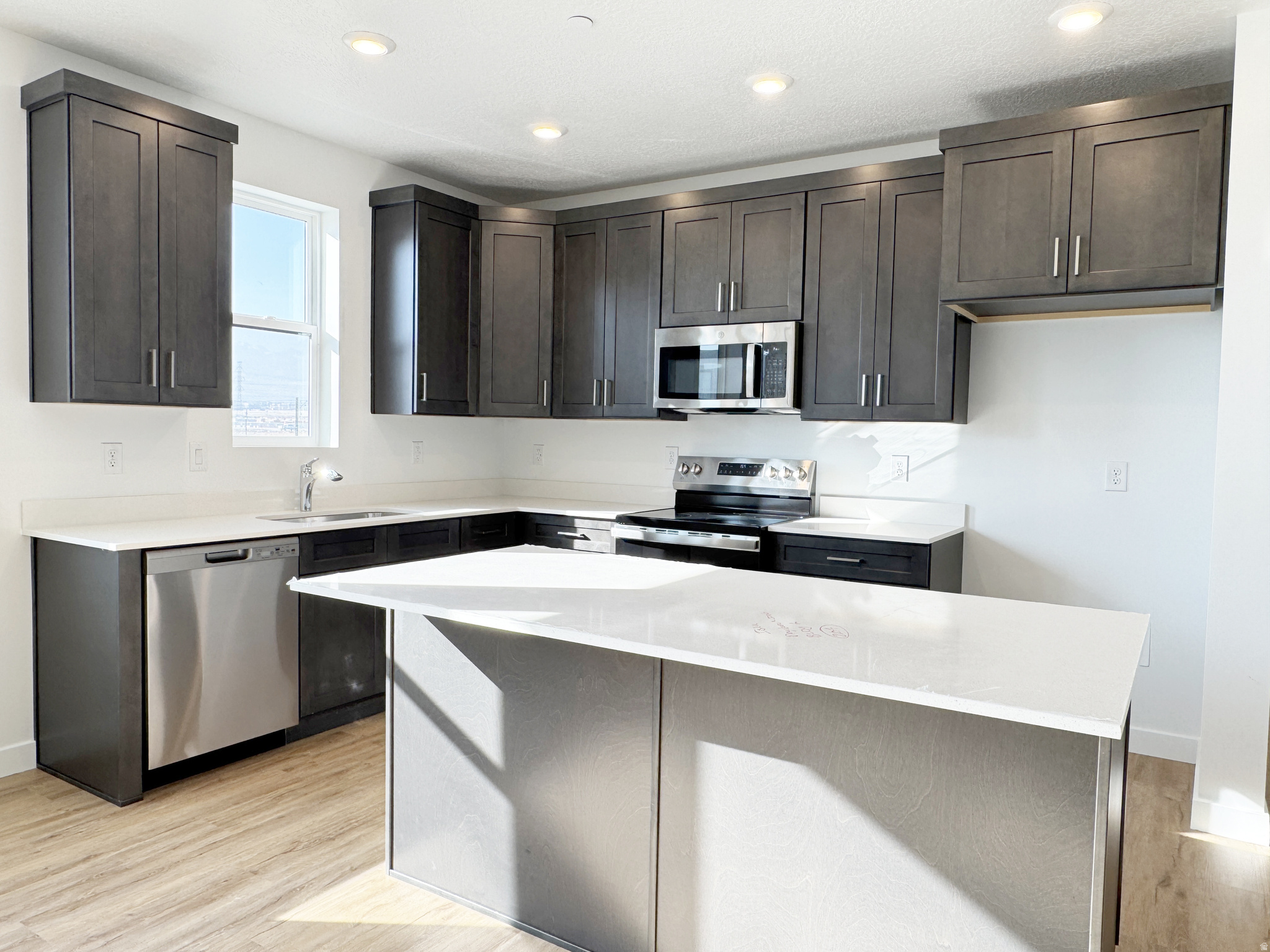 DAYBREAK - Residential