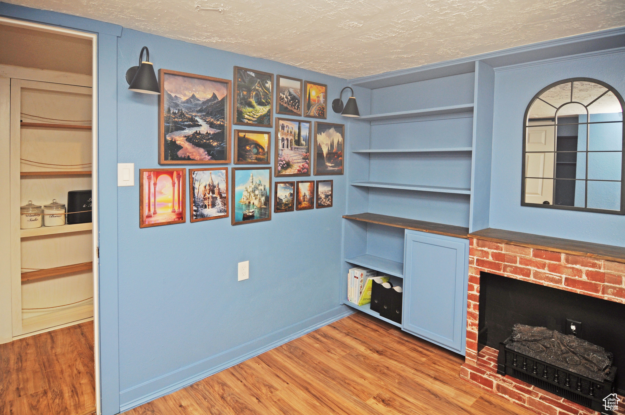 DIAMOND HILLS - Residential