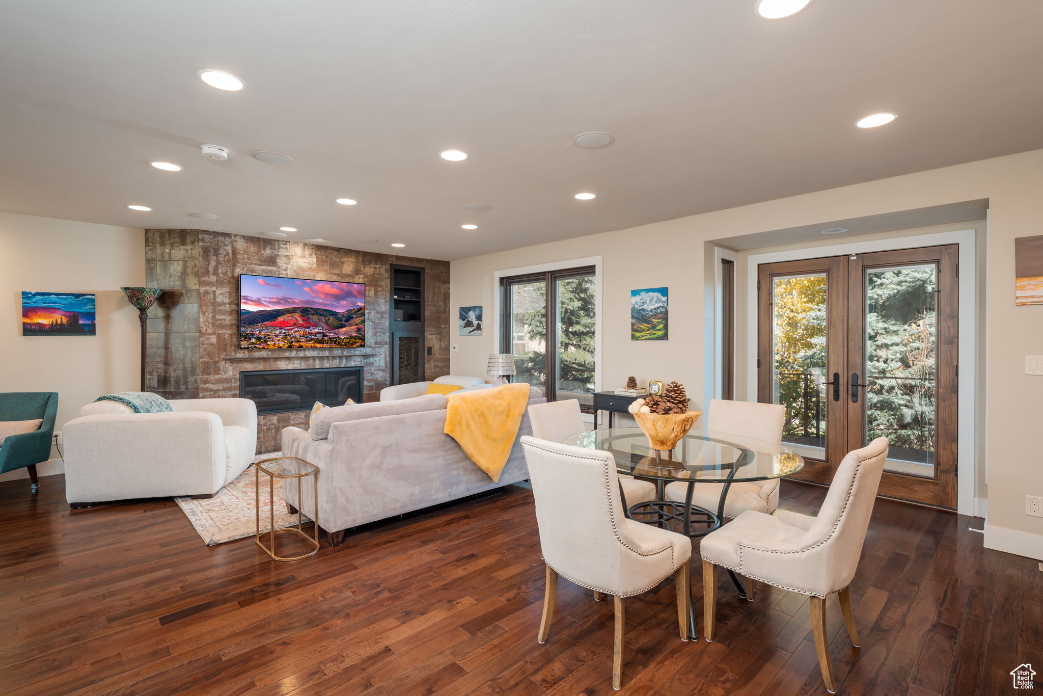 SILVER SPRINGS - Residential