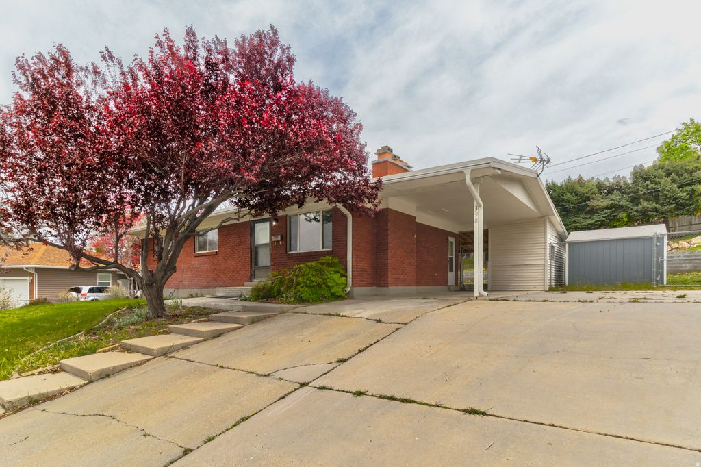 Photo of 398 S 4TH ST, Tooele, UT 84074 (MLS # 2152543)