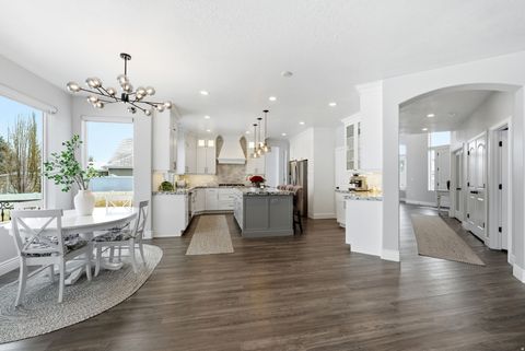 Tiny photo for 2872 W ROLLING CREEK WAY, South Jordan, UT 84095 (MLS # 2138454)