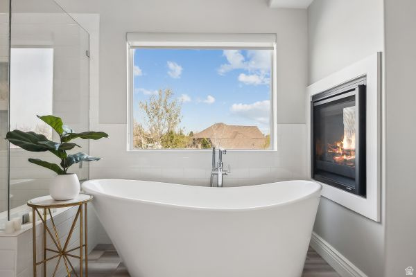 MIDAS CREEK - Residential