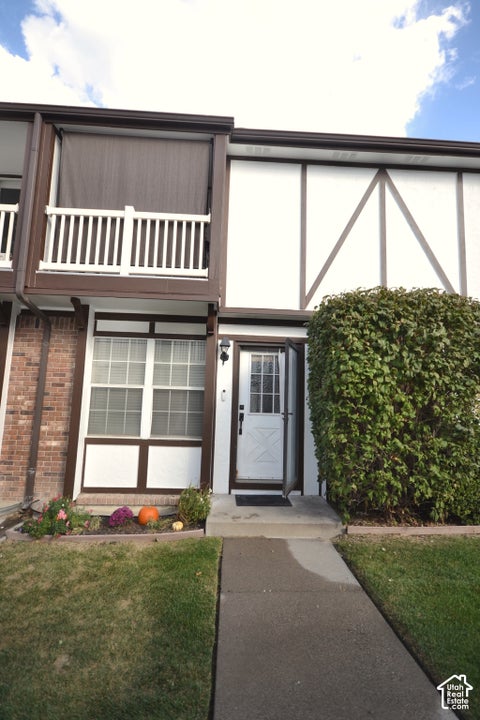 Photo of 4309 S ABBEY CT, Taylorsville, UT 84123 (MLS # 2190473)