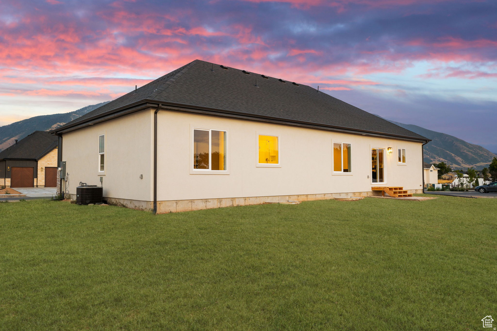 THE HILLS - Residential