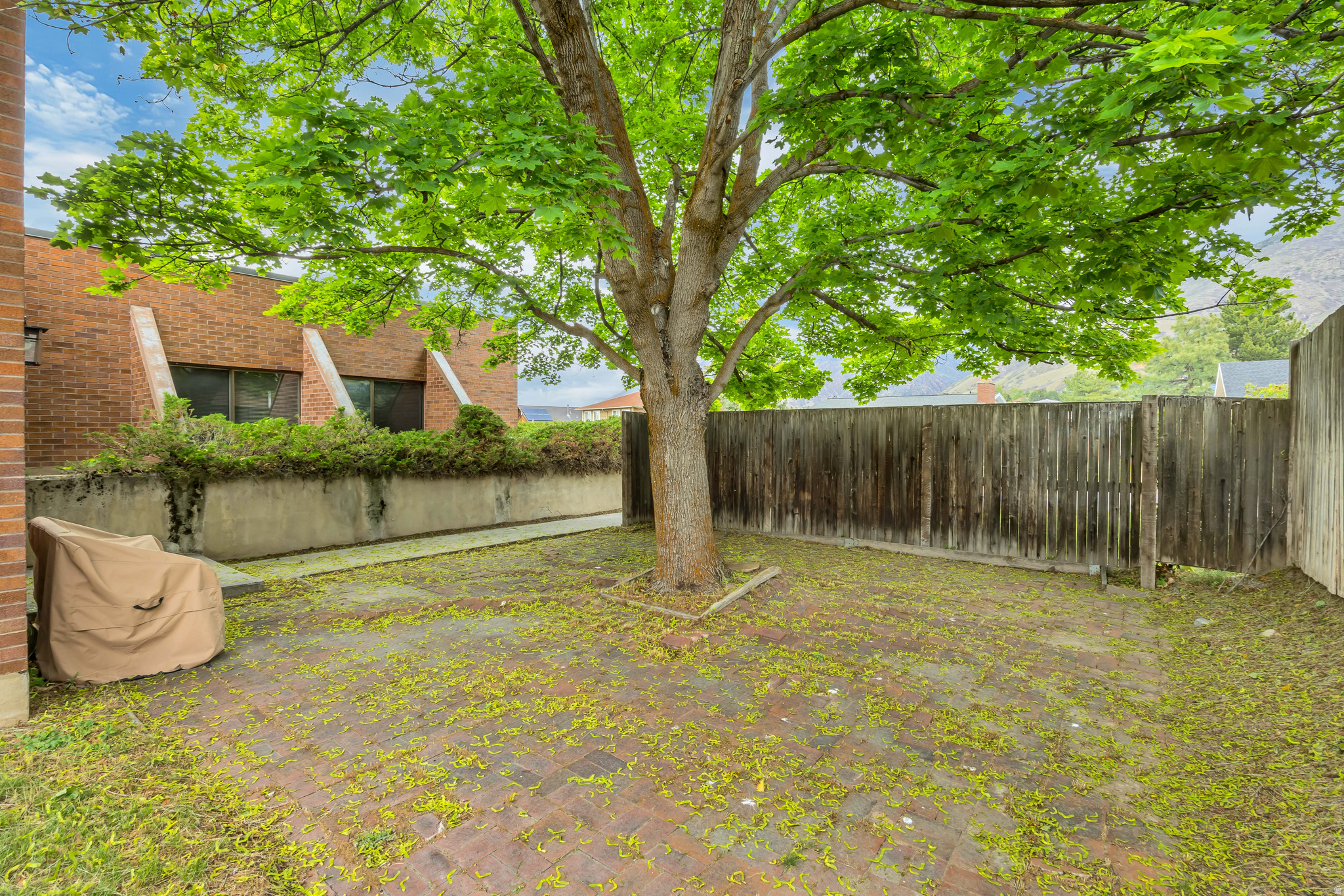 ALTA HILLS - Residential