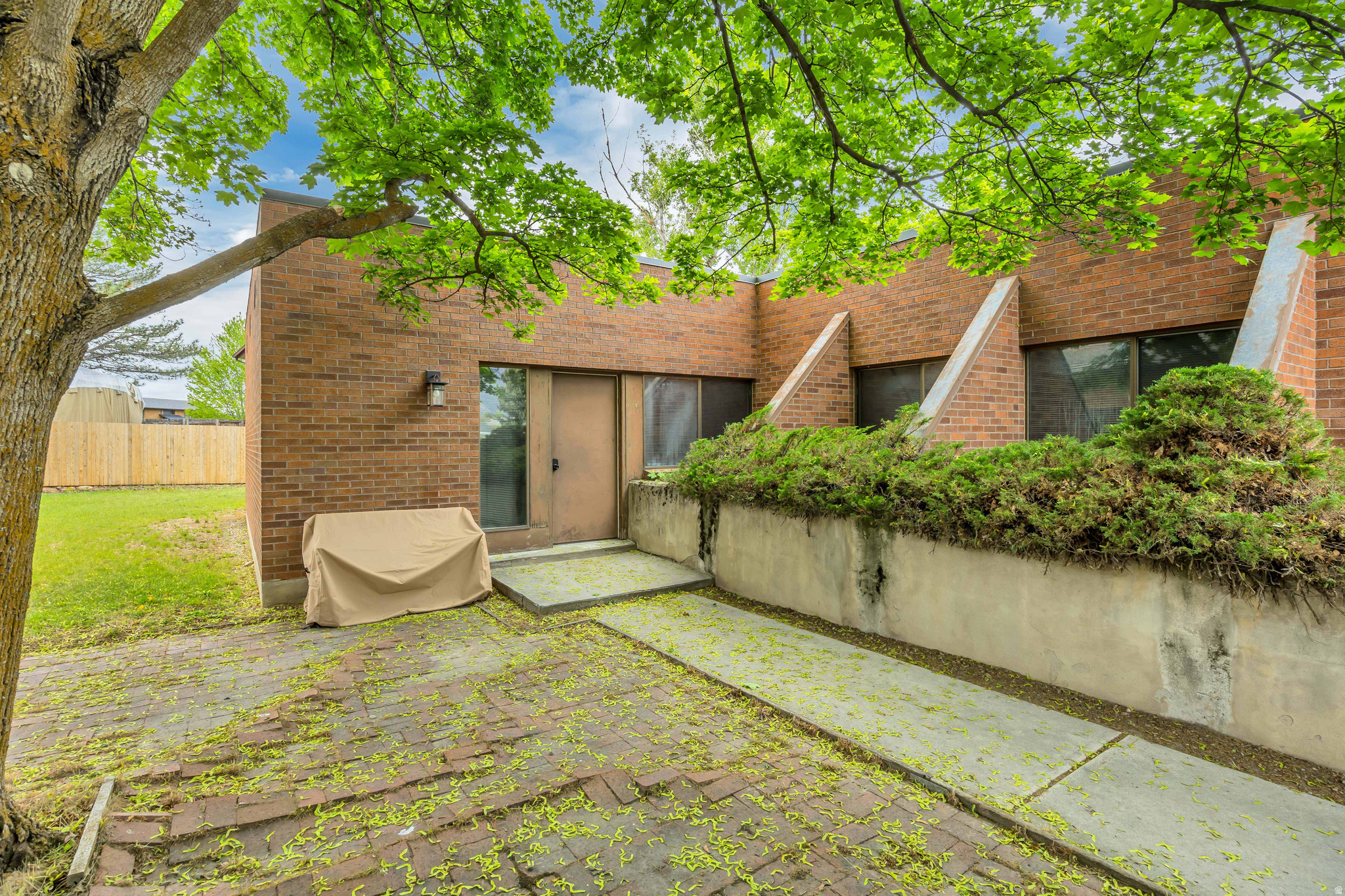 ALTA HILLS - Residential