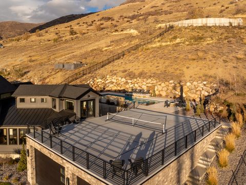 Tiny photo for 202 N FLAG ROCK DR E, Farmington, UT 84025 (MLS # 2124590)