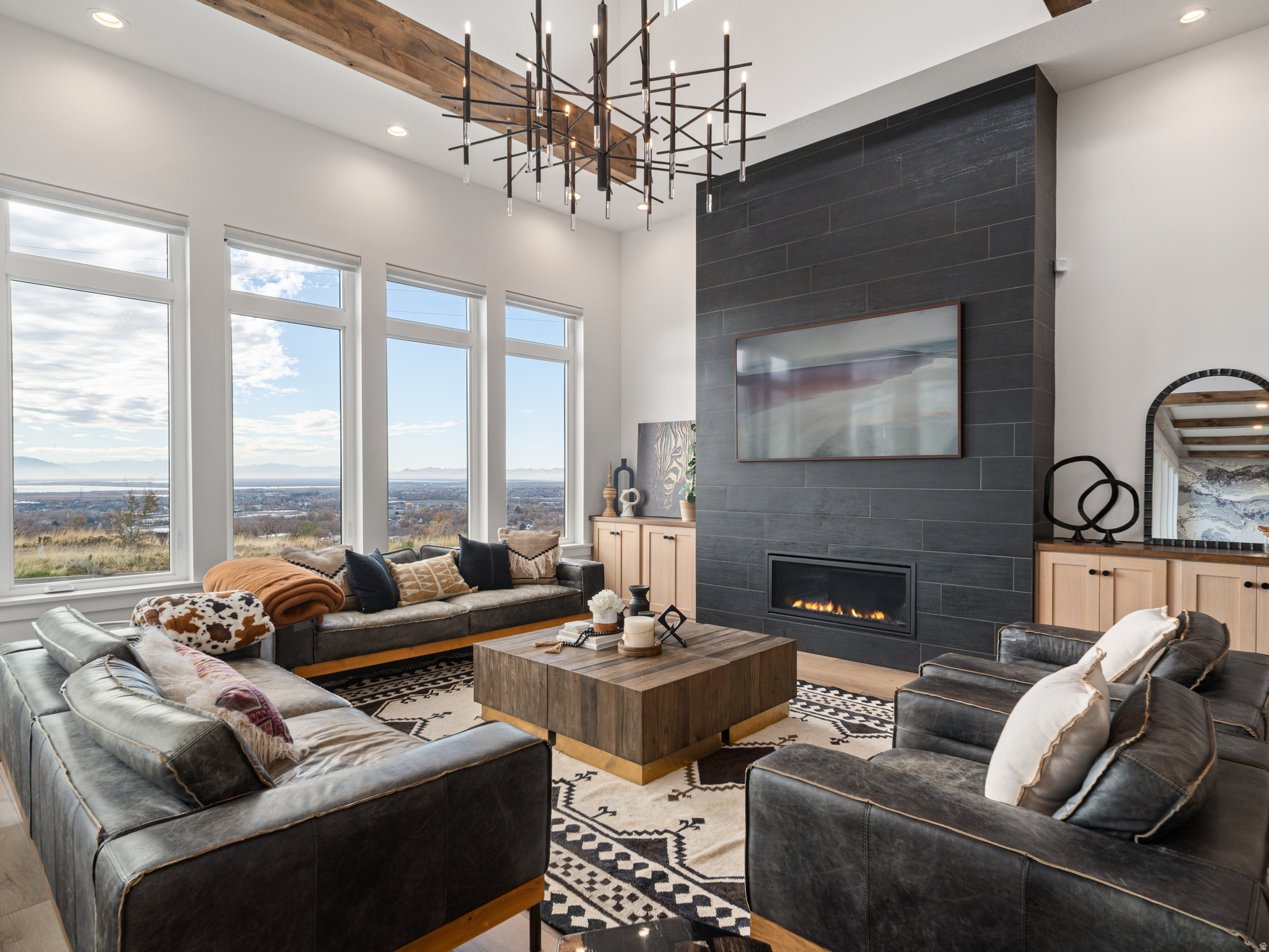 RESIDENCES - Residential