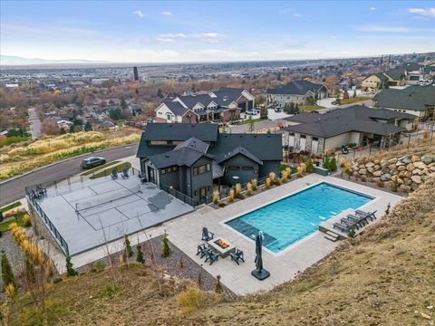 Tiny photo for 202 N FLAG ROCK DR E, Farmington, UT 84025 (MLS # 2124590)