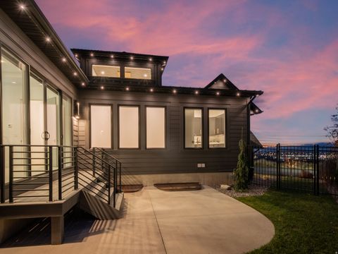 Tiny photo for 202 N FLAG ROCK DR E, Farmington, UT 84025 (MLS # 2124590)