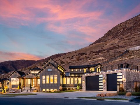 Tiny photo for 202 N FLAG ROCK DR E, Farmington, UT 84025 (MLS # 2124590)