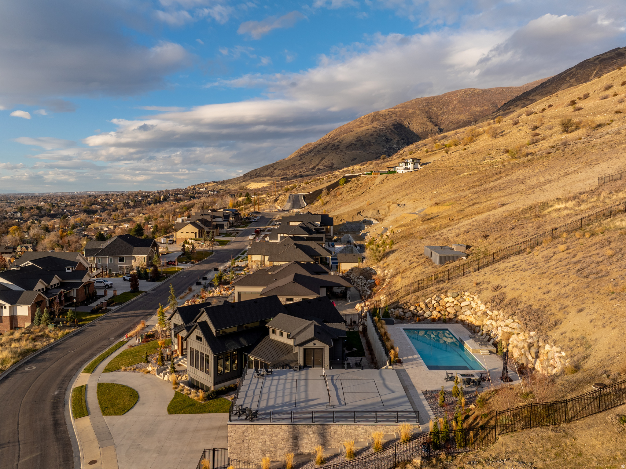 RESIDENCES - Residential